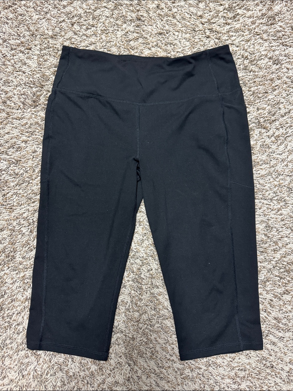 DSG Women's Black Cropped Performance Leggings